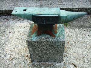 Anvil closeup_Woodinville Woodinville Mead Memorial Cemetery